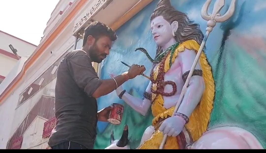 दुमका:बाबा बासुकीनाथ धाम में जोर शोर से चल रही है महाशिवरात्रि की तैयारी, मंदिर प्रांगण में रंगो रोगन शुरु, पढ़ें इस साल क्या है खास    