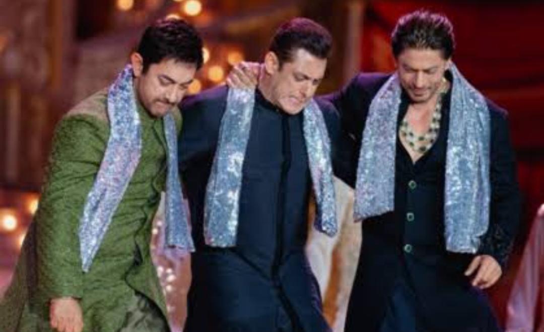 मुकेश अंबानी ने दर्शकों की अधूरी ख्वाहिश की पूरी! एक साथ तीनों खान को झूमने पर किया मजबूर, पढ़ें कैसे गलत साबित हुए शाहरुख खान   