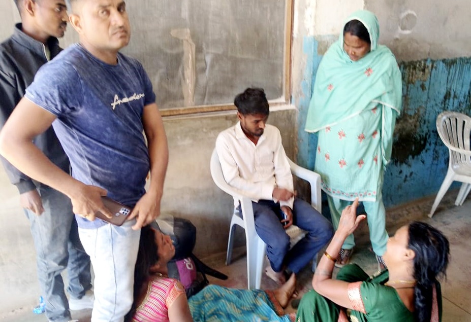 मलय डैम मोड़ पर दर्दनाक हादसा : पिकअप वैन ने बाइक सवार को रौंदा, ममेरे-फुफेरे भाई की मौत से बुझ गया घर का चिराग