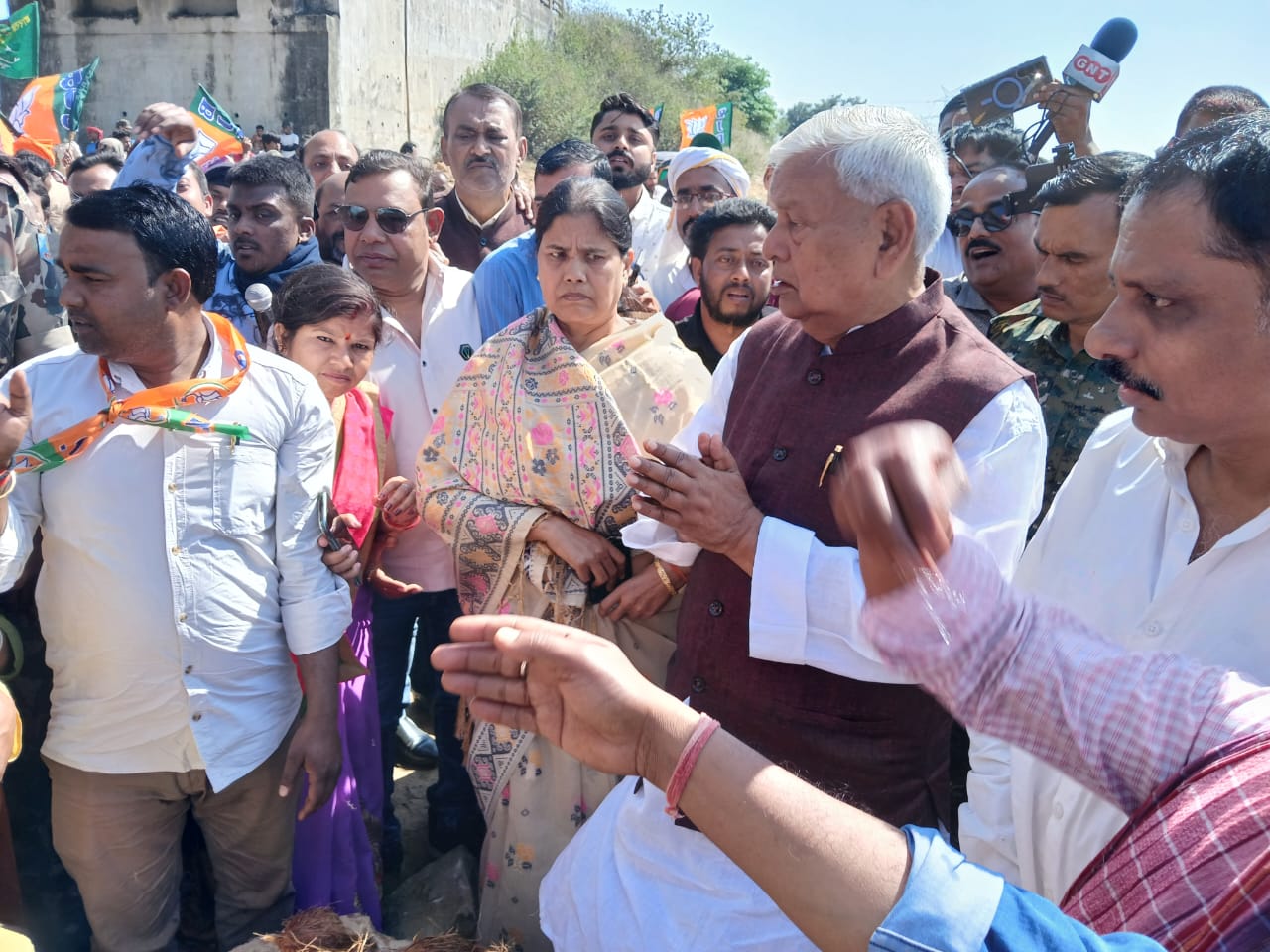 धनबाद सांसद और निरसा विधायक पर भारी पड़े इरफान अंसारी! पढ़ें "पावर"की लड़ाई में कौन,कैसे जीता