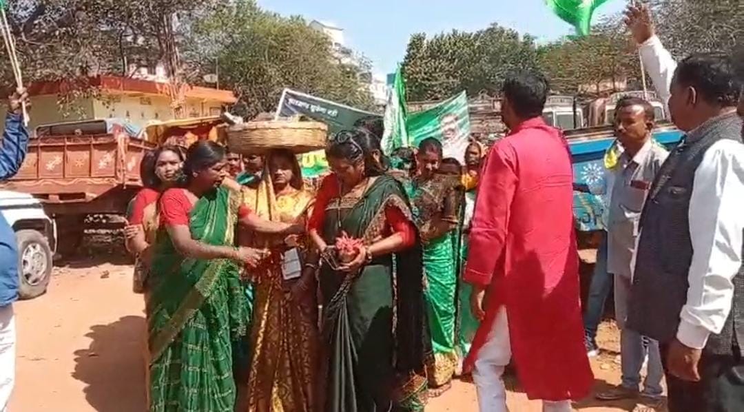 कल्पना सोरेन के समर्थन में आगे आ रही है महिलाएं! झामुमो महिला मोर्चा ने देवघर में क्यों निकाला न्याय मार्च, पढ़िये इस खबर में