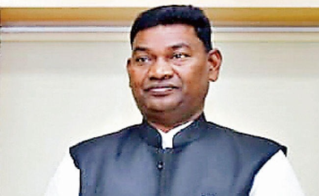 चतरा संसदीय सीट पर सत्यानंद भोक्ता जलाएंगे लालटेन! कौन होने जा रहा एनडीए का चेहरा, पढ़िये यह रिपोर्ट