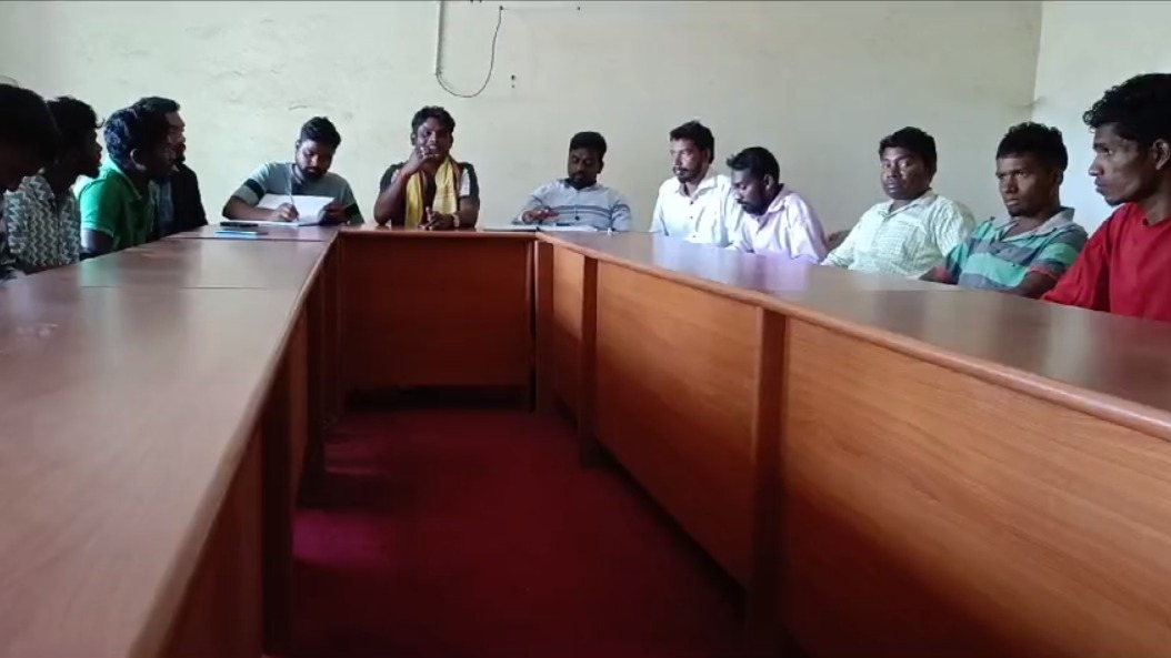 दुमका: सिदो कान्हू मुर्मू विश्वविद्यालय में अनिश्चितकालीन तालाबंदी को छात्र समन्वय समिति ने लिया वापस