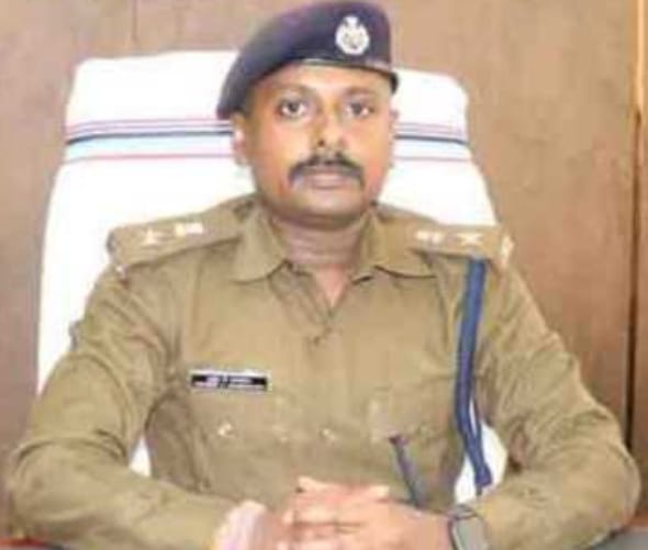 धनबाद: कोलडम्पों पर आतंक मचाने वालों के साथ-साथ लापरवाह पुलिस अधिकारी भी एसएसपी के निशाने पर, जानिए किस पर गिरी है गाज