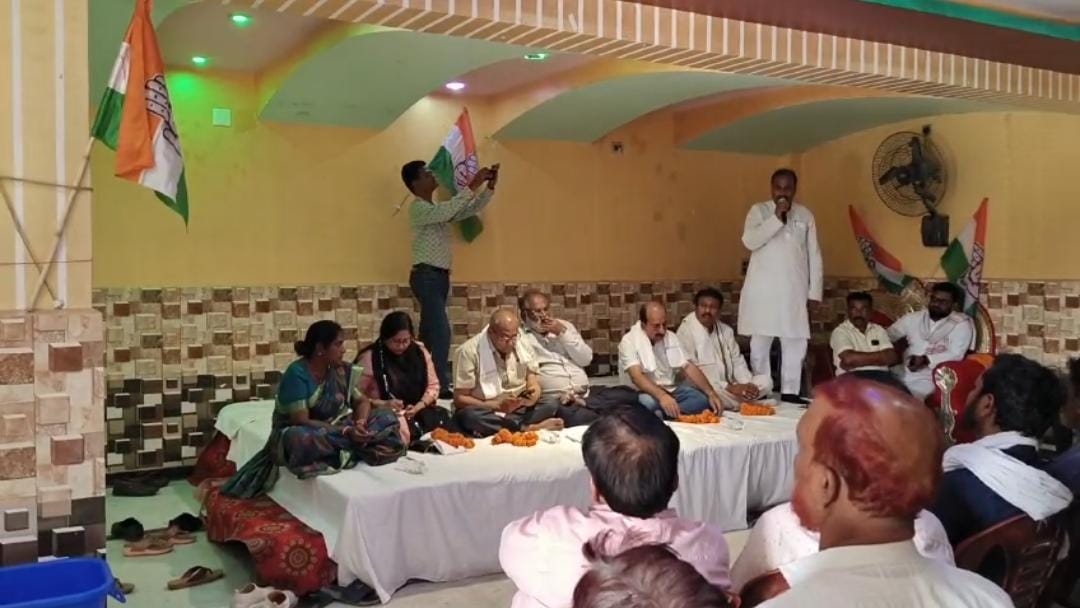 साहिबगंज:राजमहल लोकसभा सीट की टिकट घोषणा से पूर्व राजेश ठाकुर का साहिबगंज दौरा, तैयारी को लेकर जिलाध्यक्ष ने किया बैठक    