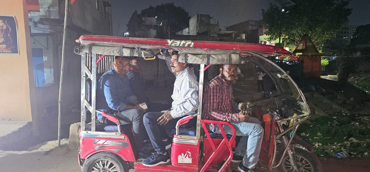 Drugs Dealear in Ranchi : गांजा और ब्राउन शुगर की सौदागर निकली भाभी!रेड मारने E Riksha से पहुंचे DSP, देवर भाभी को कराया परेड