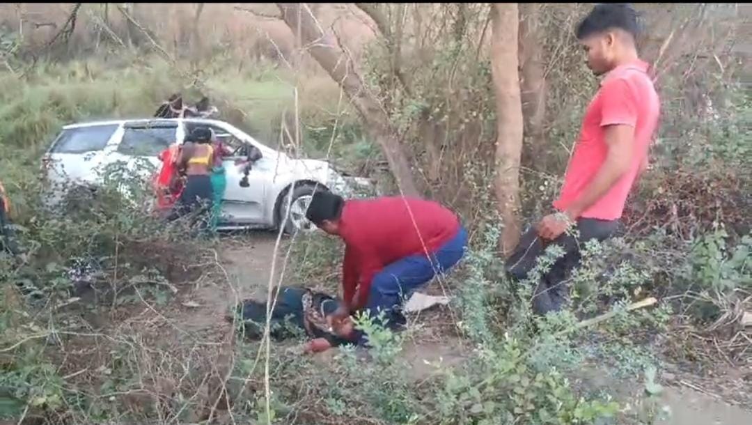 खगड़िया में भीषण सड़क हादसा, कार और ट्रैक्टर की भिड़ंत में 7 लोगों की मौत, तीन घायल