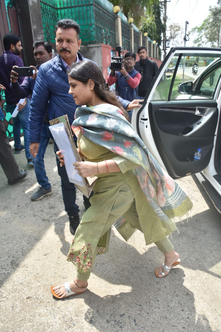 ED ACTION: एक बड़े IAS अधिकारी का अस्पताल ED की रडार पर! अधिकारी की पत्नी से पूछताछ शुरू