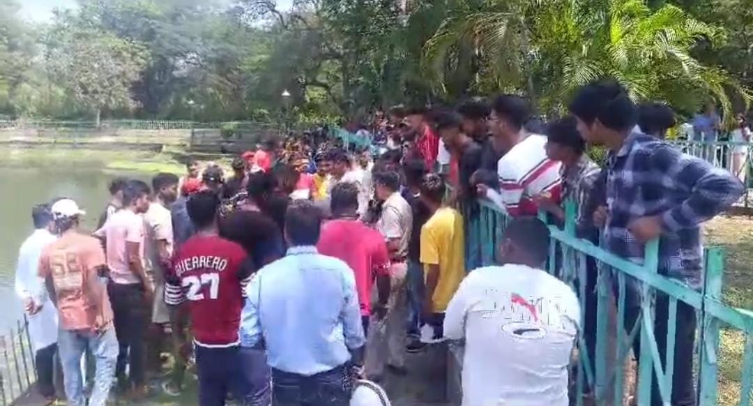 जमशेदपुर:तालाब से अज्ञात व्यक्ति का शव मिलने से फैली सनसनी, लोग जता रहे हत्या की आशंका, जांच में जुटी पुलिस