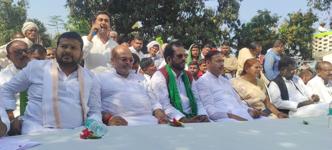 राजद में बगावत ! पूर्व मंत्री राजबल्लभ के भाई विनोद आरजेडी को ठेंगा दिखा लड़ेंगे लोकसभा चुनाव, महासचिव पद से इस्तीफा दे लगाया टिकट बेचने का आरोप