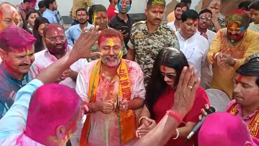 किसने कहां की मोदी ने कह दिया की 400 पर तो उनकी बात गारंटी होती है और किसने कहां की देश को तीसरे पायदान की इकॉनमी बनाने के लिए ये उत्साहित रहे,पढ़िये खबर