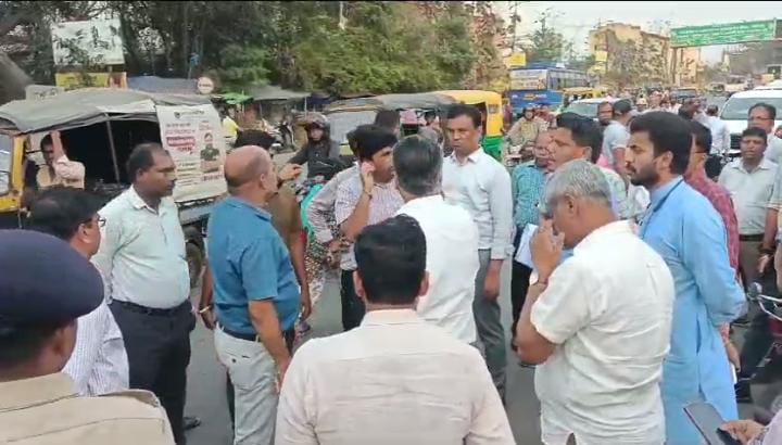 जमशेदपुर: टाटानगर स्टेशन के री डेवलपमेंट को लेकर डीआरएम ने किया निरीक्षण, अतिक्रमण वाली जगहों को किया गया चिन्हित  