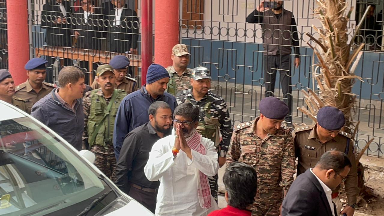 जिस जमीन के कब्जे के आरोप में हेमंत हुए गिरफ्तार,अब उस जमीन के मालिक राजकुमार पाहन ने वीडियो जारी कर कहा ईडी बना रही दबाव,देखिए वीडियो  