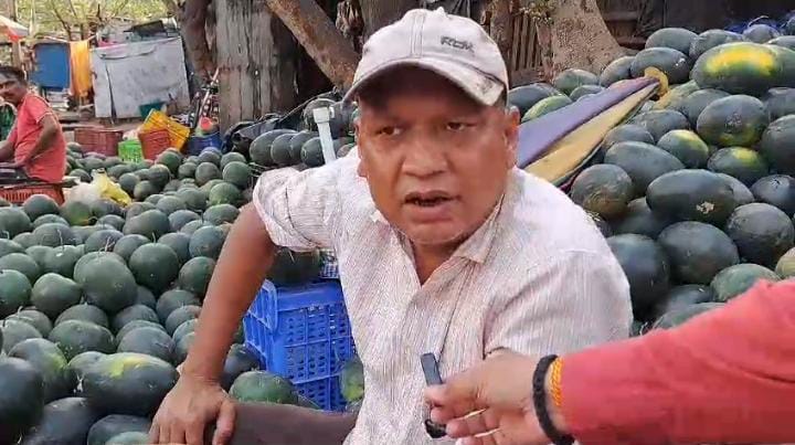 गर्मी बढ़ते ही तरबूज की बढ़ी डिमांड! रमज़ान को लेकर भी खूब हो रही बिक्री, सेहत के लिए बेहद फ़ायदेमंद