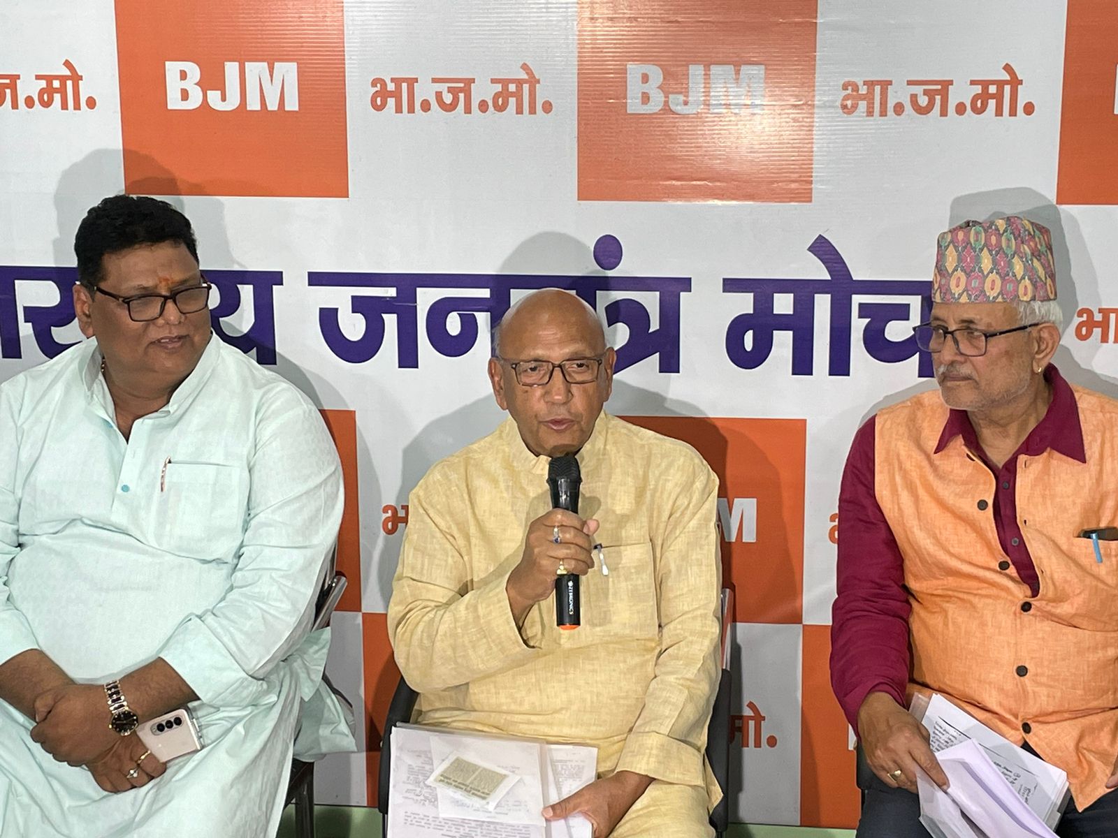 Jharkhand Politics-धनबाद के सियासी अखाड़े में "दूल्हा" बनने को बेकरार सरयू राय! क्या झामुमो-कांग्रेस बनेंगे बाराती, जानिए सुप्रियो भट्टाचार्य का बेबाक जवाब