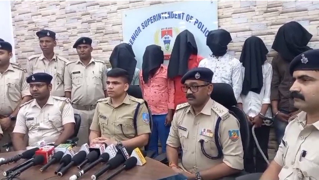 नशे के खिलाफ जमशेदपुर पुलिस की बड़ी कार्रवाई, 53 किलो गांजा के साथ छह तस्कर गिरफ्तार