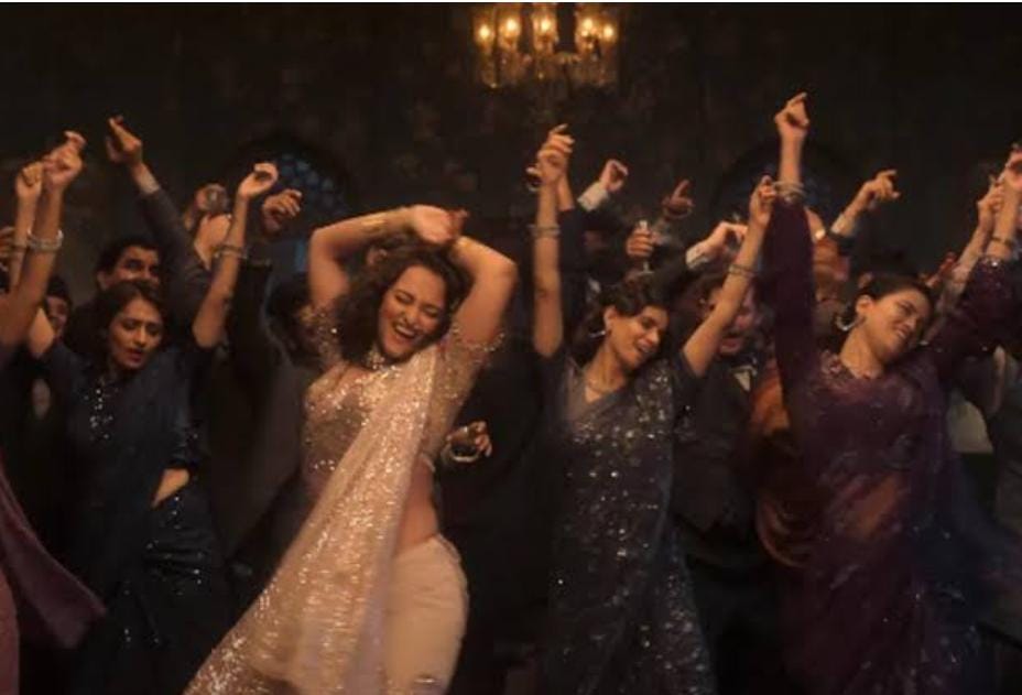 'हीरामंडी' का दूसरा गाना 'तिलस्मी बाहें' लॉन्च, सोनाक्षी की अदाओं से उड़े सबके होश, सीरीज को लेकर बढ़ी एक्साइटमेंट   