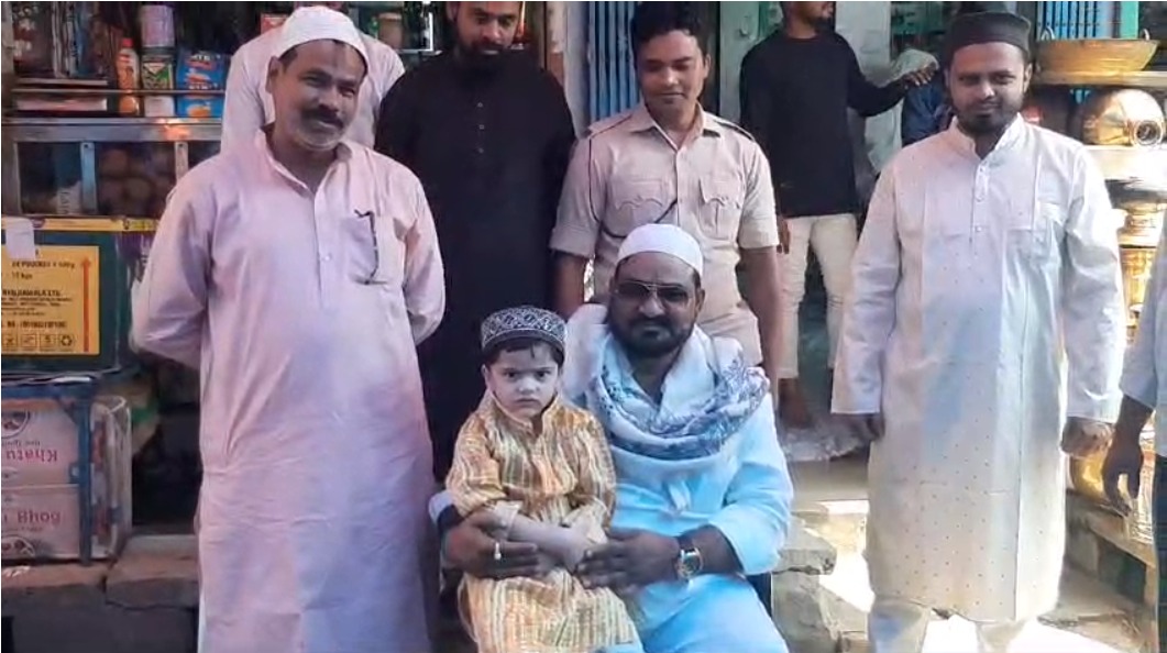 देवघर में अलविदा जुम्मे पर रोजेदारों ने देश में सुख शांति और एकता बनी रहने की मांगी दुआ, मंत्री हाफिजुल ने भी अदा की नमाज