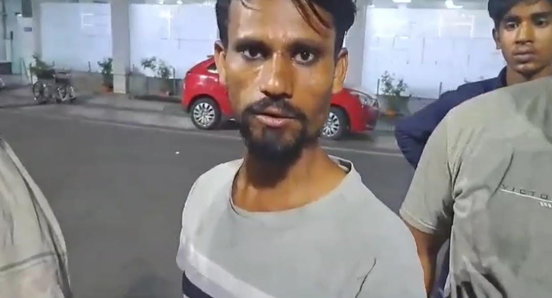 जमशेदपुर: आपसी रंजीश में एक युवक ने दूसरे के मुंह में मारी गोली, गंभीर हालत में अस्पताल में भर्ती, पढ़ें घटना की वजह   