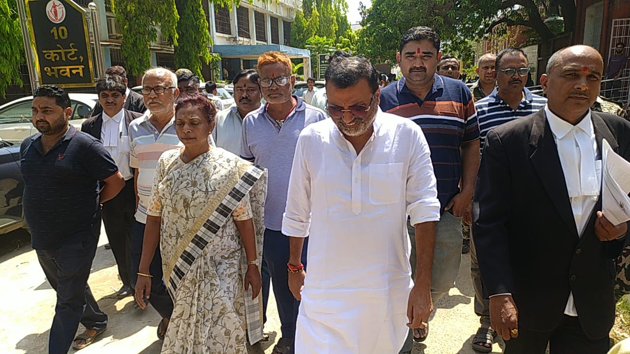 गोड्डा से BJP प्रत्याशी निशिकांत दुबे की बड़ी भविष्यवाणी, जून-जुलाई में JMM छोड़ देंगे भाई बसंत, पढ़ें भविष्यवाणी के पीछे की हकीकत   