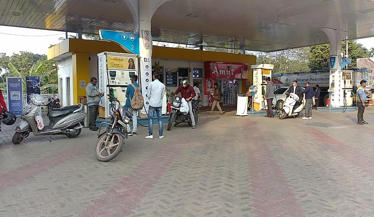 राज्य व्यापी पेट्रोल पंप बंदी का जमशेदपुर और सरायकेला में भी असरदार रहा