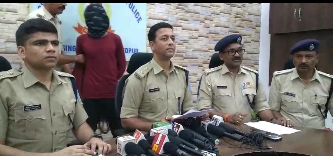 Jamshedpur Breaking : कुख्यात अपराधी पूरण चौधरी गिरफ्तार, मनप्रीत सिंह हत्याकांड और रंगदारी मांगने का है आरोपी, हथियार भी बरामद