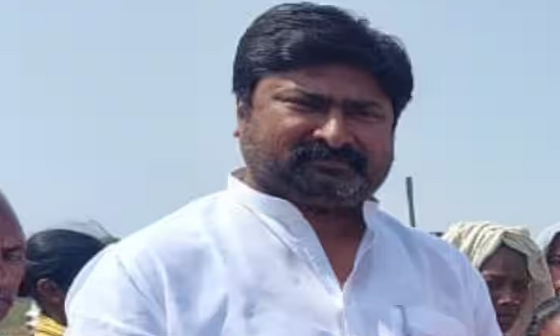 LS poll 24  : कौन है सांसद विजय हांसदा जिस पर  झामुमो को है सबसे ज्यादा भरोसा ,क्या इस बार राजमहल सीट पर जीत की हैट्रिक लगा पाएंगे विजय