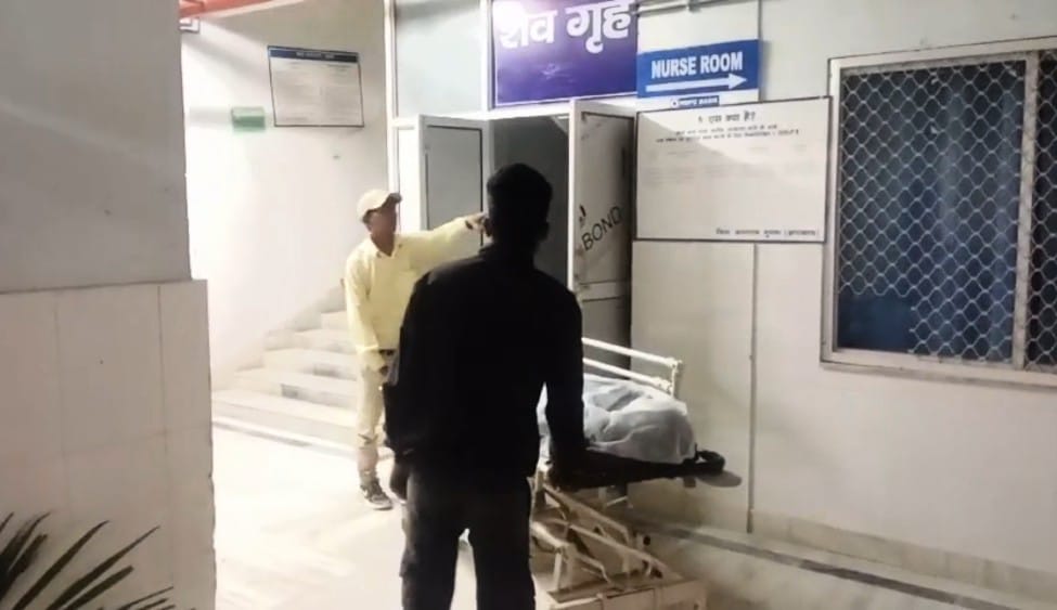 Crime News: गुमला में  प्रेमी ने शादी करने से किया मना तो प्रेमिका ने दे दी जान, जानिए फिर क्या हुआ