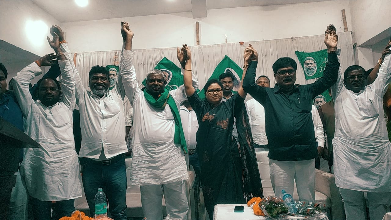 बोकारो : झामुमो कार्यकर्ताओं की बैठक में खूब गरजे मथुरा प्रसाद महतो,कहा झारखंड की जनता जान चुकी है भाजपा की जुमलेबाजी