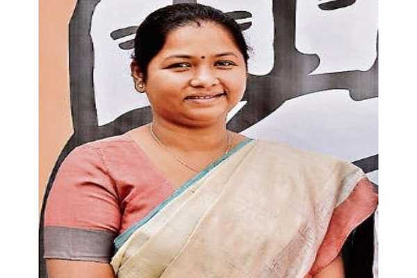 परंपरा के नाम पर विरोध: मोहनपुर में गीता कोड़ा के विरोध से उभरते सवाल!