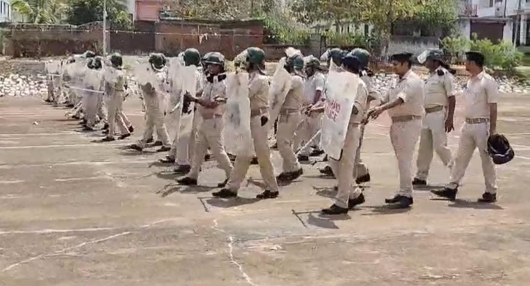 देवघर में रामनवमी की तैयारियों में जुटा प्रशासन, जूलूस के दौरान शांति माहौल को लेकर किया गया मॉक ड्रील