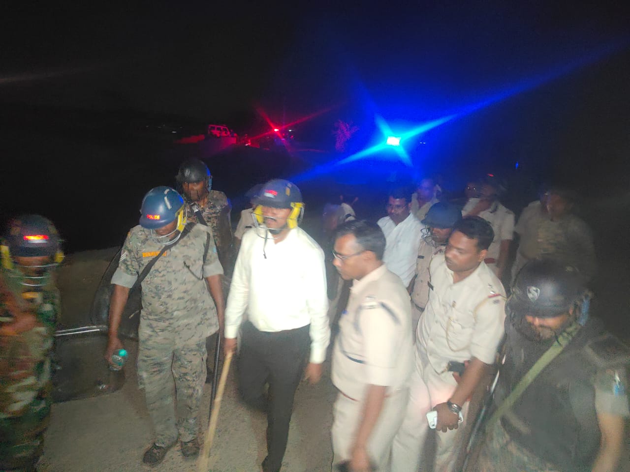 बोकारो में रामनवमी के जुलूस पर रोड़ेबाजी, मजिस्ट्रेट समेत कई घायल, जानिए प्रशासन ने क्या किया