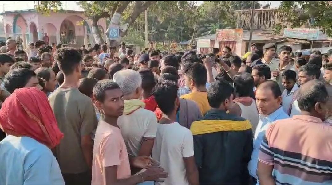  बेगूसराय में वैन ने दो बच्चियों को रौंदा, मौके पर दोनों की मौत, लोगों ने एनएच 31 किया जाम  