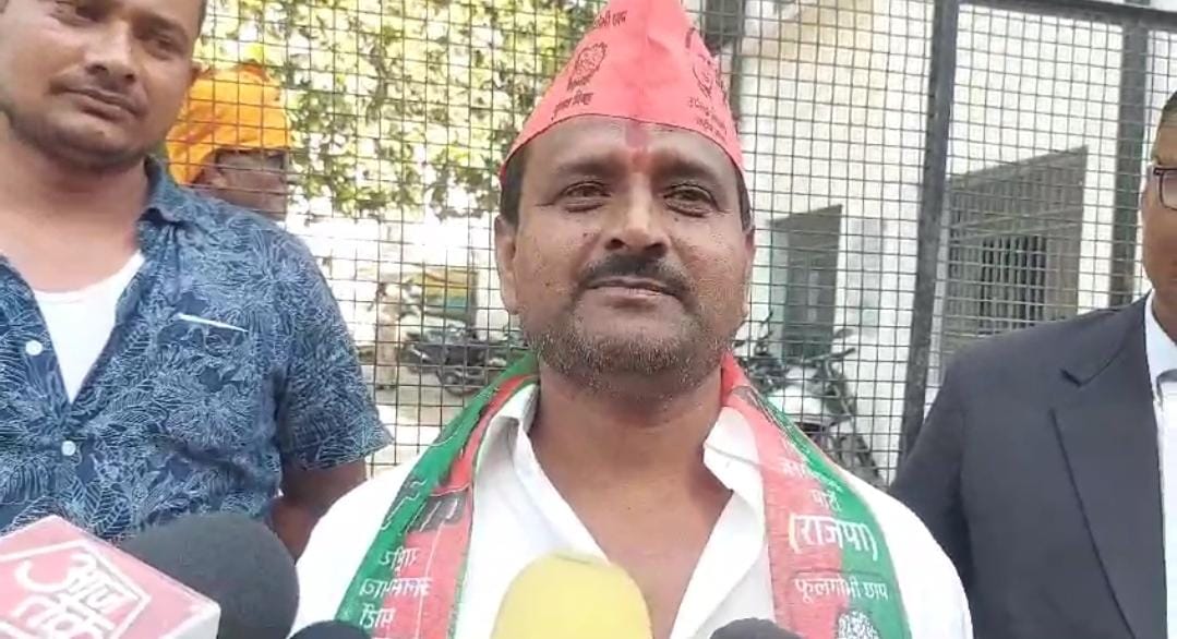 Bihar Politics: सारण लोकसभा सीट से लालू प्रसाद यादव ने भरा पर्चा! रोहिणी आचार्या और राजीव प्रताप रुडी से लेंगे टक्कर