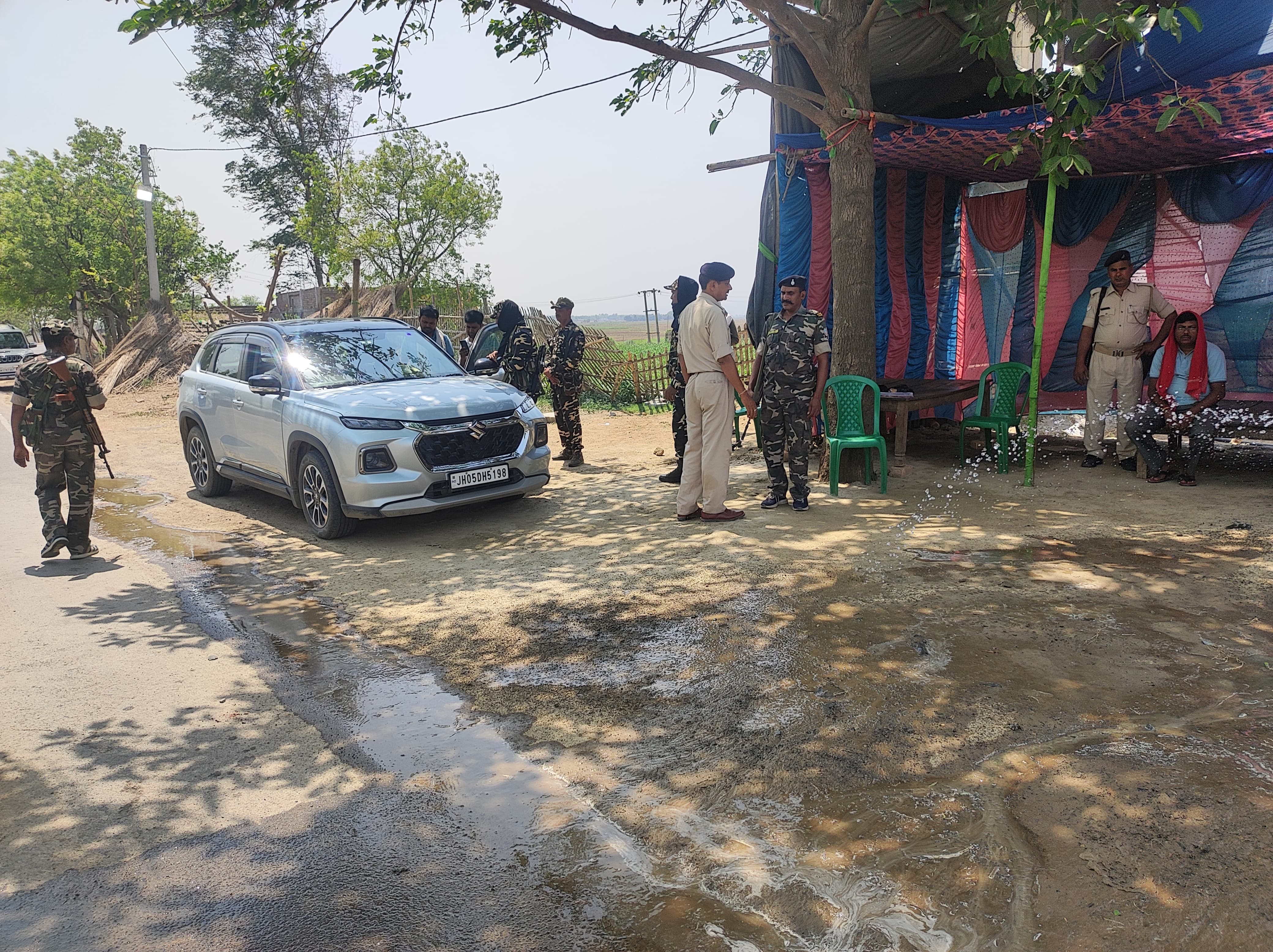 साहिबगंज के उधवा चेकपोस्ट  पर  चार लाख रुपया बरामद, पढ़ें कहां ले जाया जा रहा था पैसा   