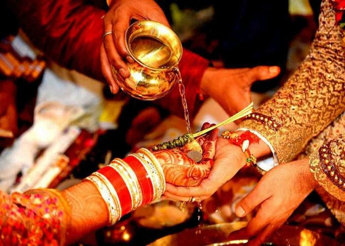 लव मैरेज से नाराज लड़की के परिवार वालों ने लड़के का किया अपहरण, फिर काट डाला प्राइवेट पार्ट 