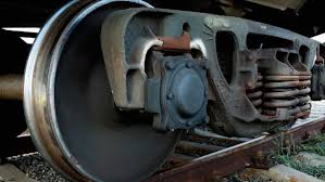 रोचक तथ्य: क्या आपको मालूम है कार और बाइक की तरह कब बदले जाते हैं, ट्रेन के पहिये!