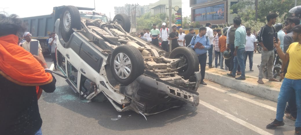 धनबाद में आठ लेन सड़क पर भीषण सड़क हादसा, अनियंत्रित स्कार्पियो ने स्कूटी सवार दो बच्चियों की ली जान
