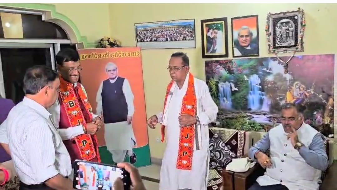 Lok Sabha Election 2024: 5 साल के अटल वनवास के बाद भाजपा में लौटे राम, भाजपा नेताओं ने झटपट पहनाया पट्टा