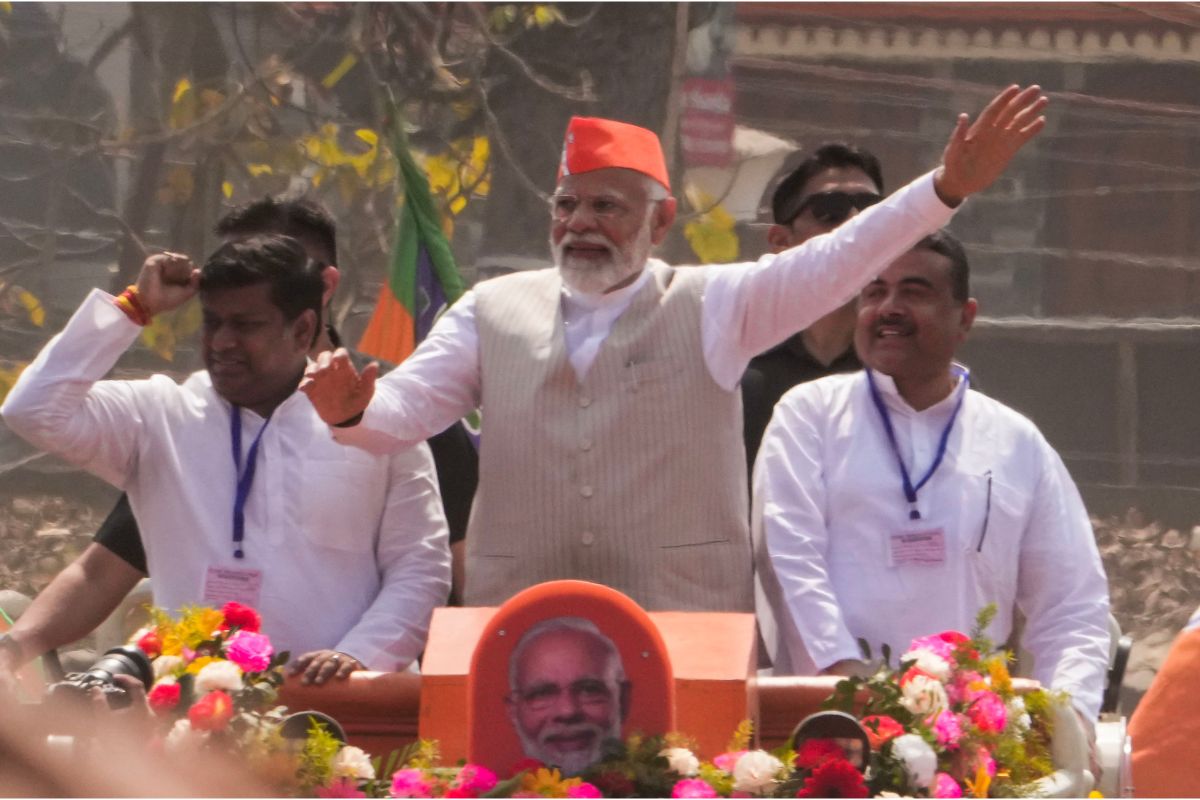 सोशल मीडिया पर पीएम मोदी का डांस करते वीडियो वायरल, ख़ुद पीएम ने भी किया शेयर, लोगों ने कहा- Coolest PM ever 