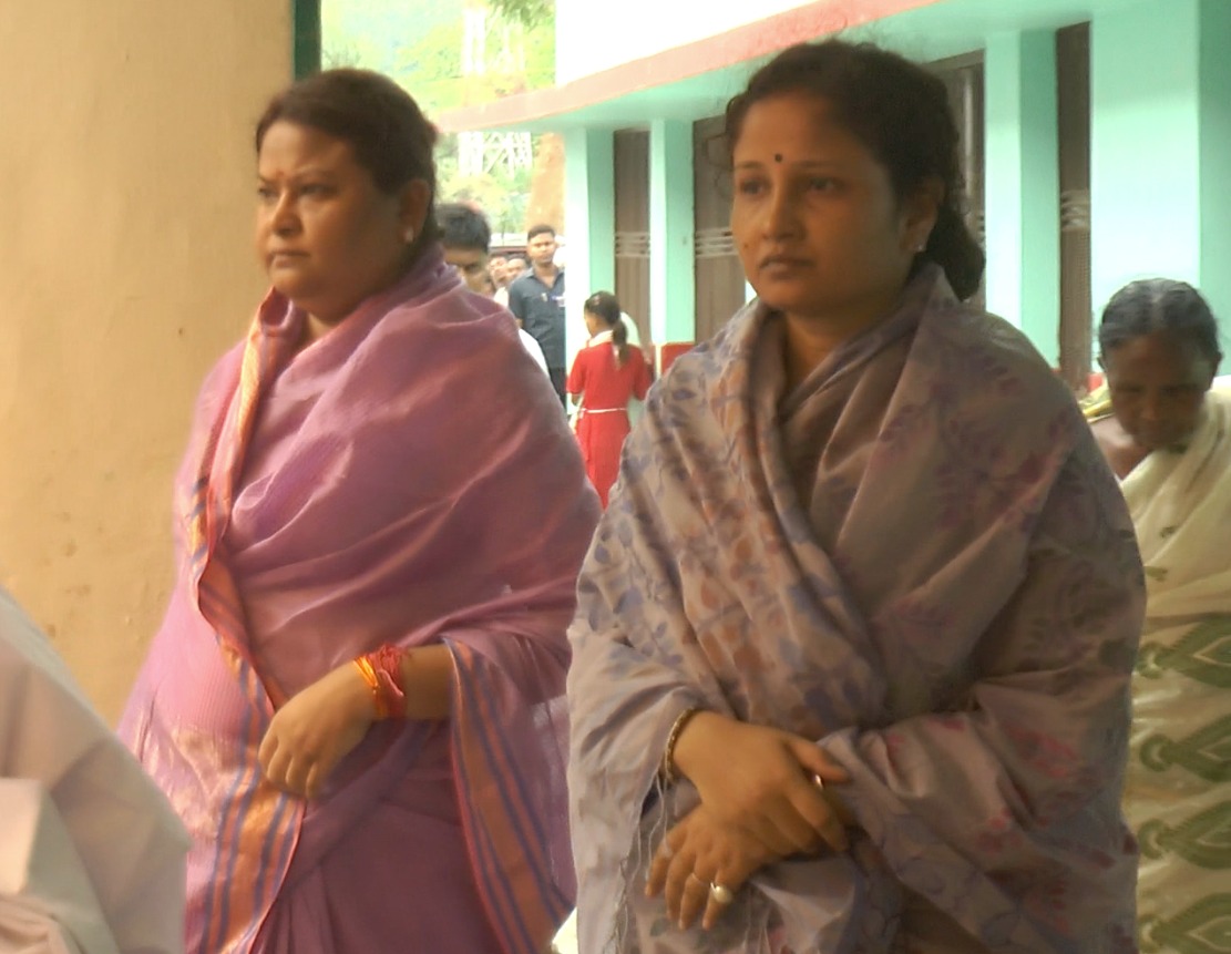 रश्मों का निर्वाह, सियासत पर विराम! देवरानी जेठानी की भूमिका में सीता सोरेन और कल्पना, देवर भाभी के बीच भी मुलाकात