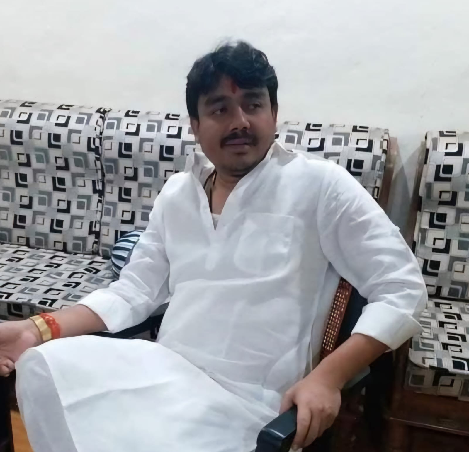 Election 2024: कभी निशिकांत के करीबी रहे अभिषेक झा अब इनके ही खिलाफ लड़ेंगे चुनाव,गोड्डा लोकसभा क्षेत्र से 14 मई को करेंगे नामांकन 