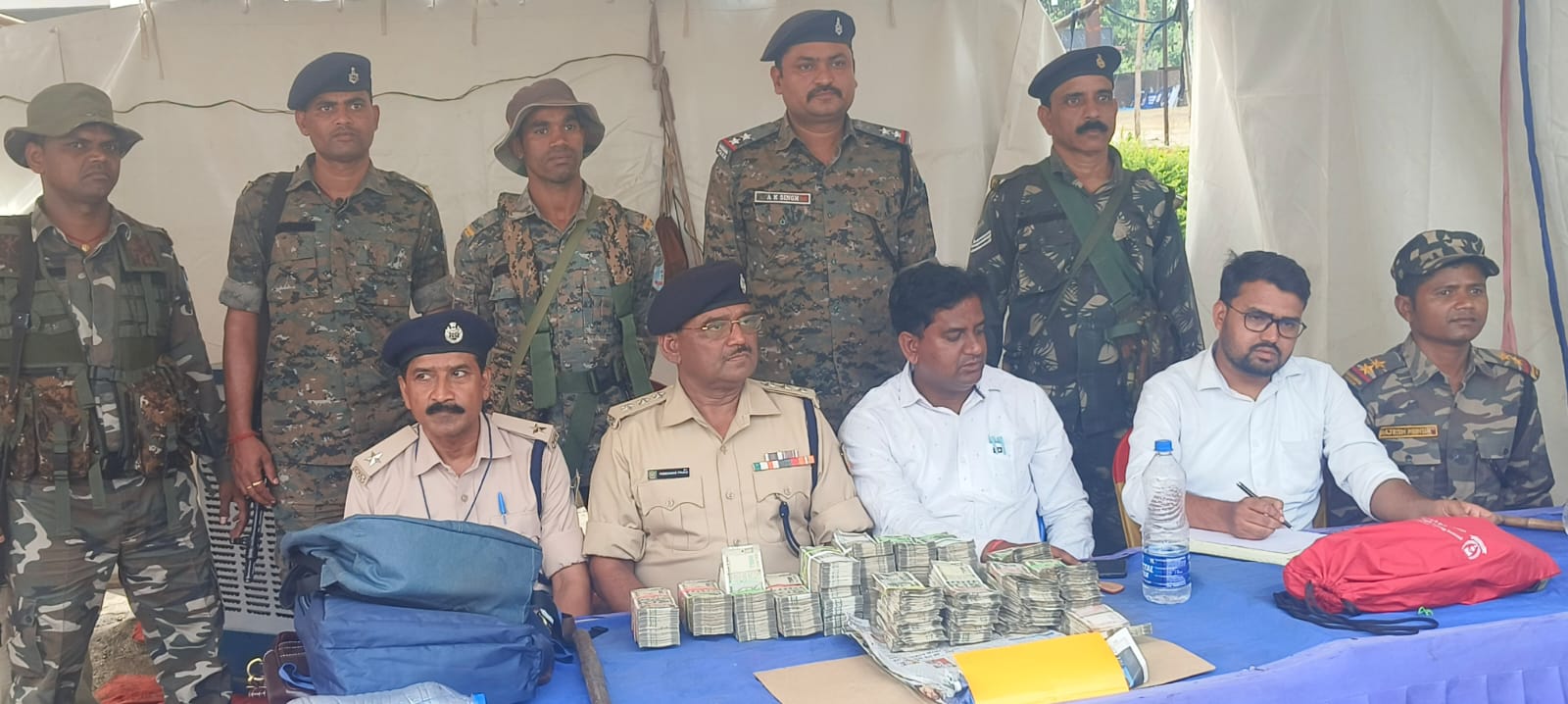 BIG BREAKING: ED की कार्रवाई के बाद अफरा-तफरी, ठिकाने तो नहीं लगाए जा रहे पैसे! अब रामगढ़ में इनोवा से 46 लाख मिले