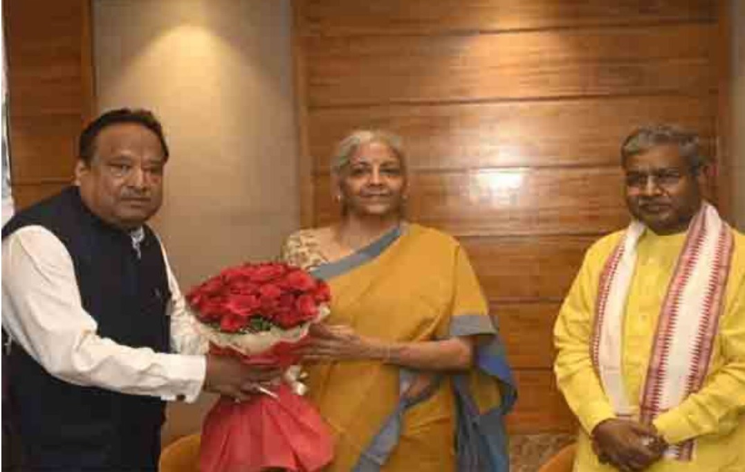 Big News : क्या बीजेपी में घुसने के जुगाड़ में हैं कारोबारी विष्णु अग्रवाल! मनी लॉन्ड्रिंग केस में ईडी ने गिरफ्तार कर भेजा था जेल, ये photo हो रहा वायरल