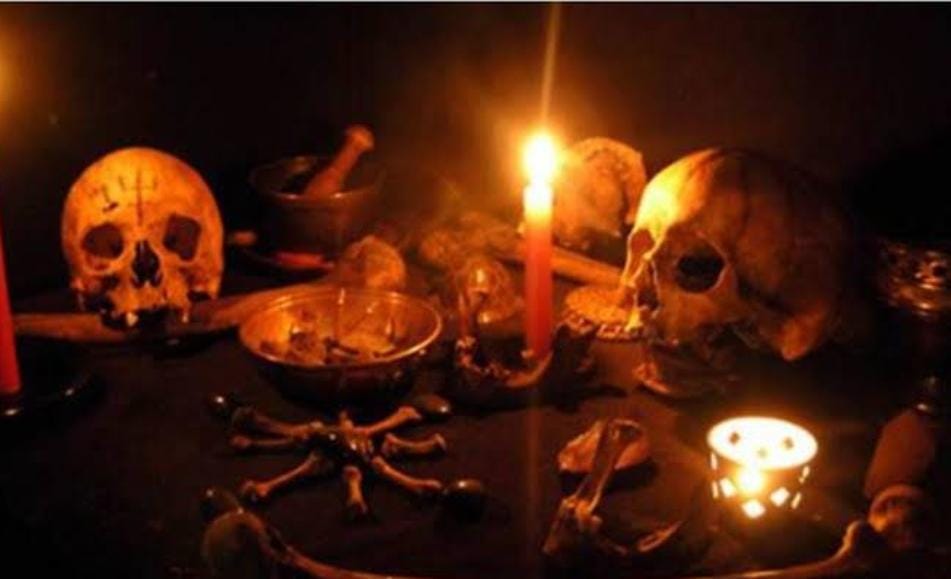 अगर आपके घर पर भी हुआ है काला जादू, तो इन उपायों से करें दूर