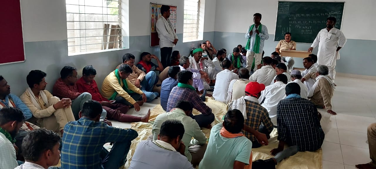 झामुमो की बैठक में बोले नेता : मथुरा महतो ने टुंडी को चमकाया, अब गिरिडीह की बारी