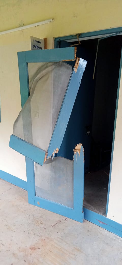 गुमला में फिर दिखा हाथियों का आतंक, गजराज ने मकान और फसलों को भी पहुंचाया नुकसान