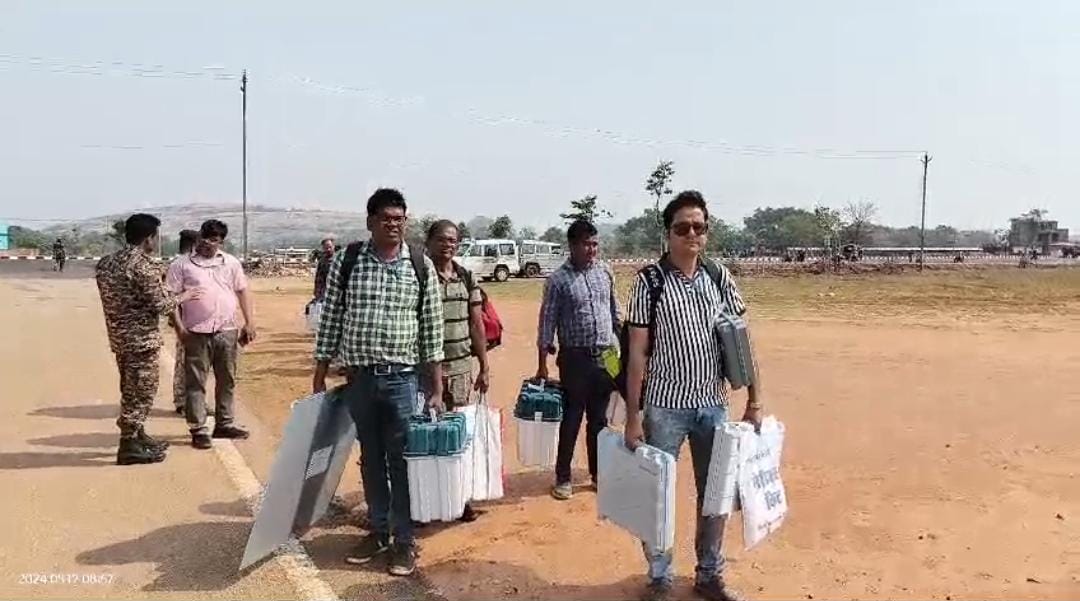 Loksabha Election 2024: लोहरदगा लोकसभा सीट के लिए वोटिंग कल, मतदानकर्मिर्यों में उत्साह, पढ़े डीसी ने क्या कहा