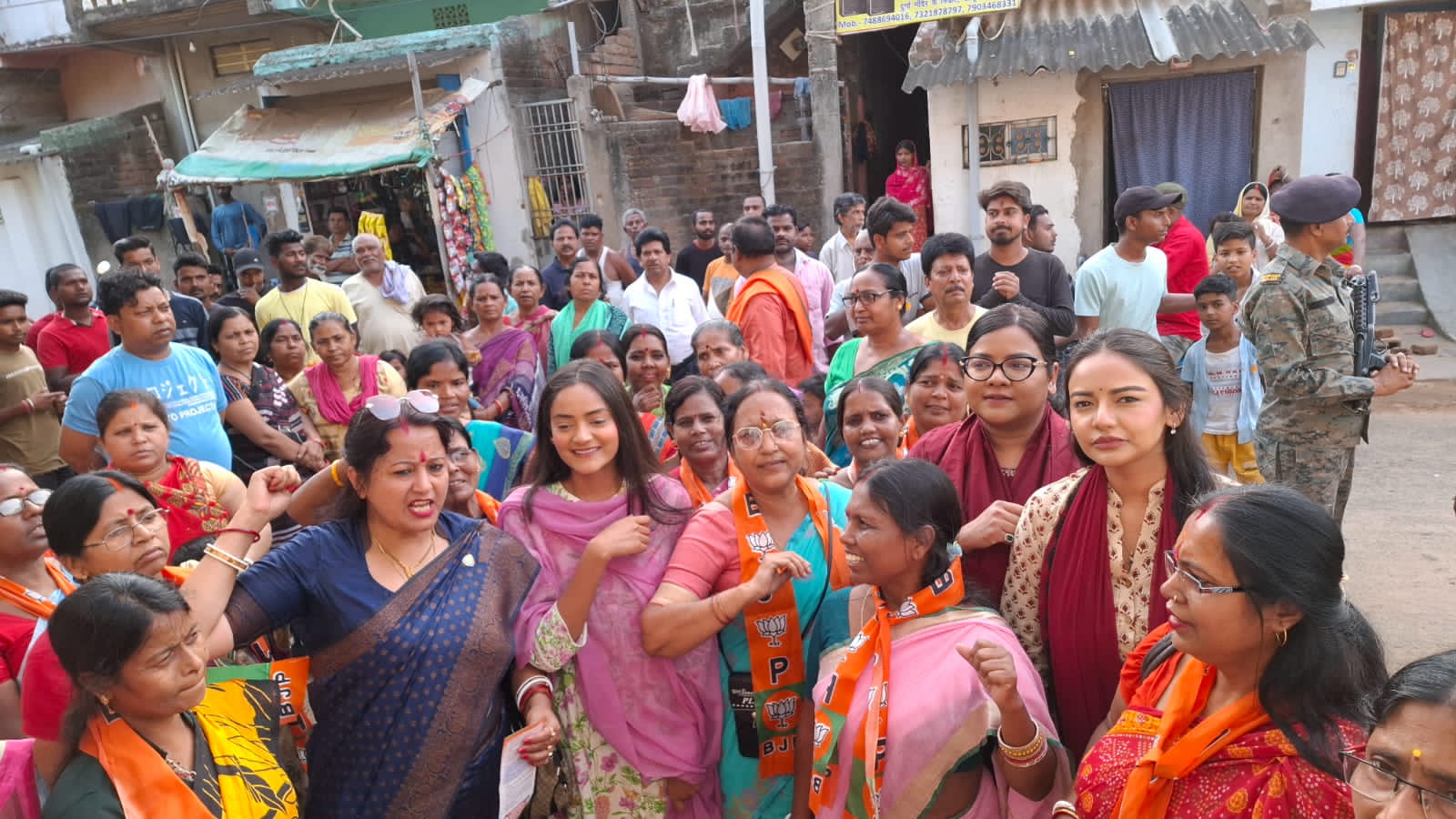 Dumka Loksabha Seat: सीता सोरेन की जीत के लिए मैदान में उतरी तीनों बेटियां,मां के लिए मांग रही है वोट, पढ़ें क्यों हो रही है दुर्गा सोरेन सेना की चर्चा