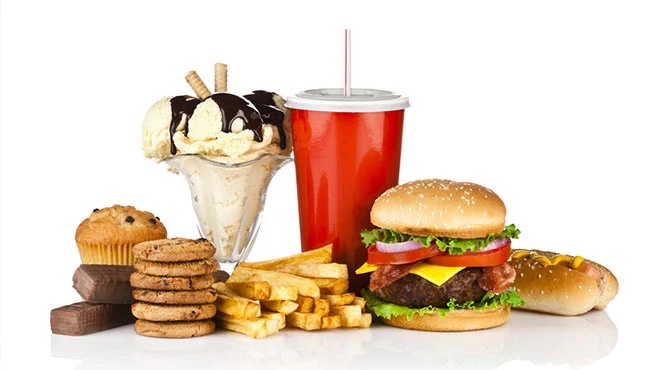 Health Care Tips: रात के खाने में इन चीजों का भूलकर भी न करें सेवन, फ़ायदे की जगह बीमारी का बढ़ेगा ख़तरा 